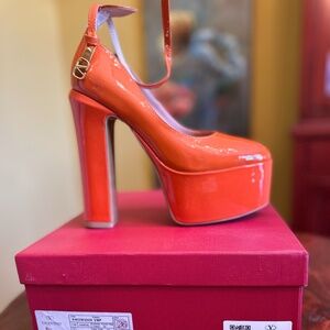 Valentino platform heels Orange Patent